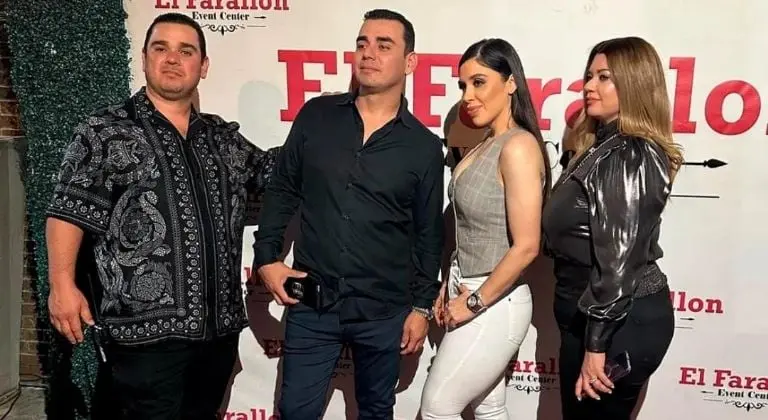 Emma Coronel y los dueños del Farallón Event Center Créditos: Especial
