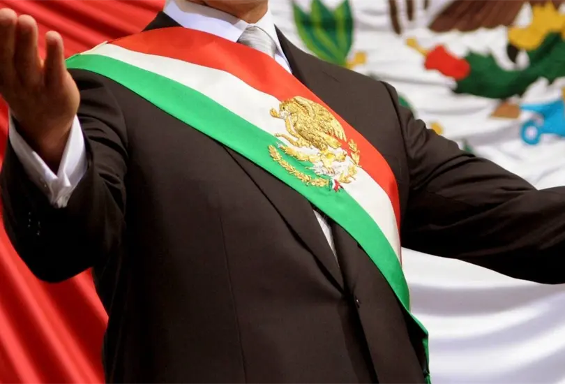 Presentan reforma para que ex presidentes sean senadores. 