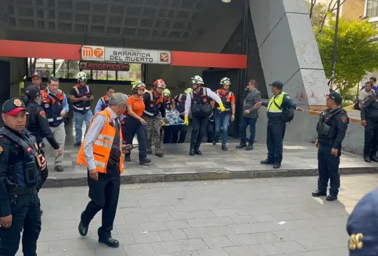 Reportan que tres personas se arrojaron a las vías en el Metro CDMX en San Cosme, Viveros y Barranca del Muerto. 