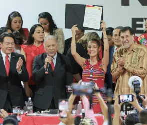 Claudia Sheinbaum recibe constancia del PT como Coordinadora de la Defensa de la Transformación