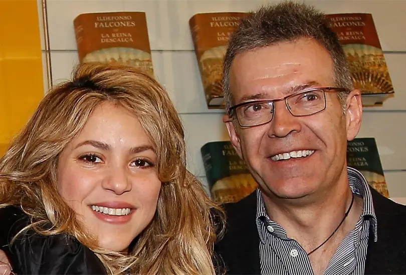 Joan Piqué envió una carta a Shakira para que desalojara su casa en Barcelona. Joan Piqué envió una carta a Shakira para que desalojara su casa en Barcelona.