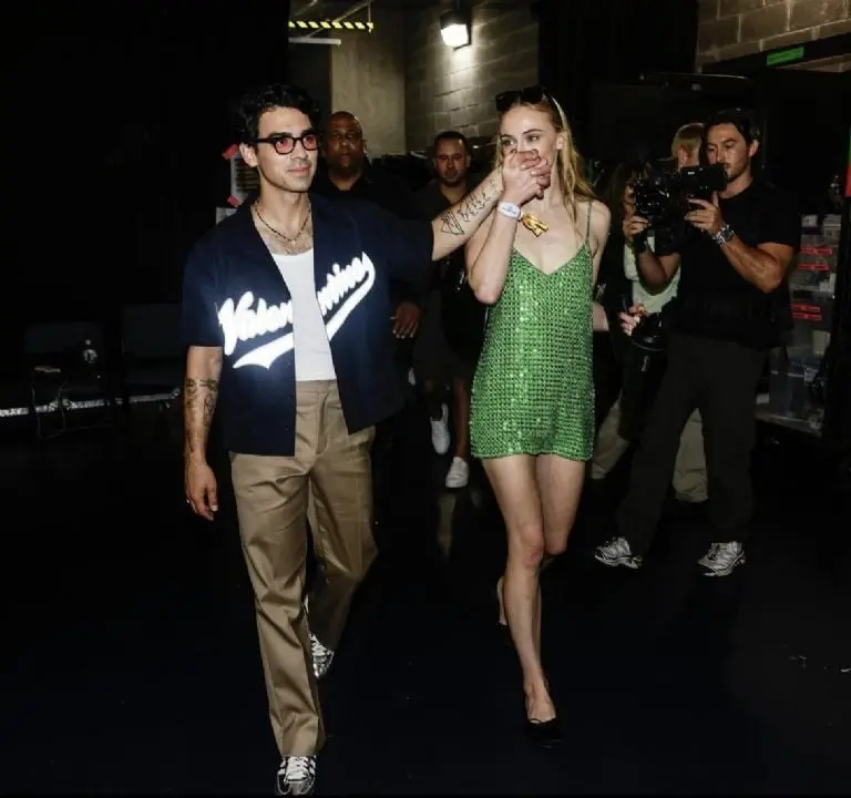 Sophie Turner demanda a Joe Jonas para que sus hijas regresen a Inglaterra Créditos: IG Sophie Turner