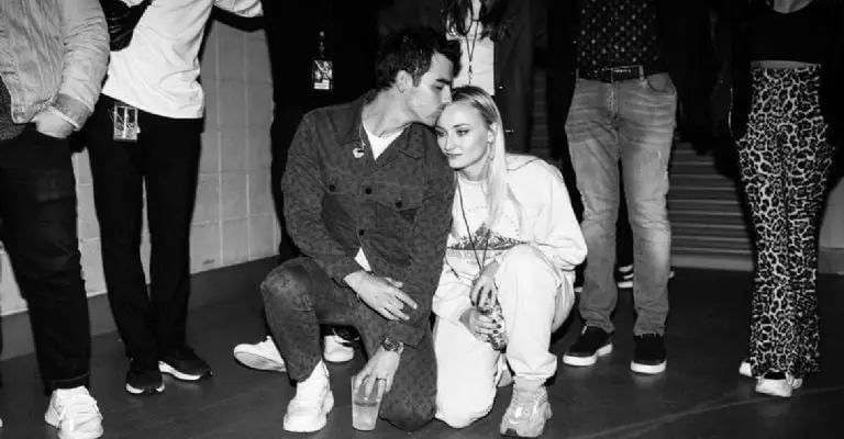 Sophie Turner demanda a Joe Jonas para que sus hijas regresen a Inglaterra Créditos: IG Sophie Turner