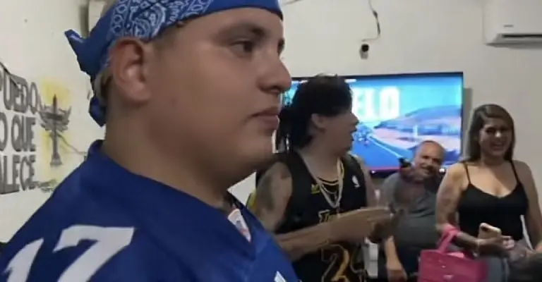 Niño del video 'Son trece' actualmente se encuentra anexado y se vuelve viral por segunda ocasión Créditos: Captura de video
