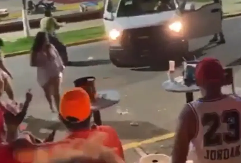 Dos mujeres protagonizaron una violenta pelea cuando una de ellas acus&oacute; a la otra de haberle "coqueteado" a su novio.