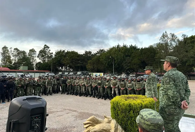 Más 800 soldados del Ejército, GN y Policía Estatal llegan a defender Chiapas de grupos armados. Más 800 soldados del Ejército, GN y Policía Estatal llegan a defender Chiapas de grupos armados.