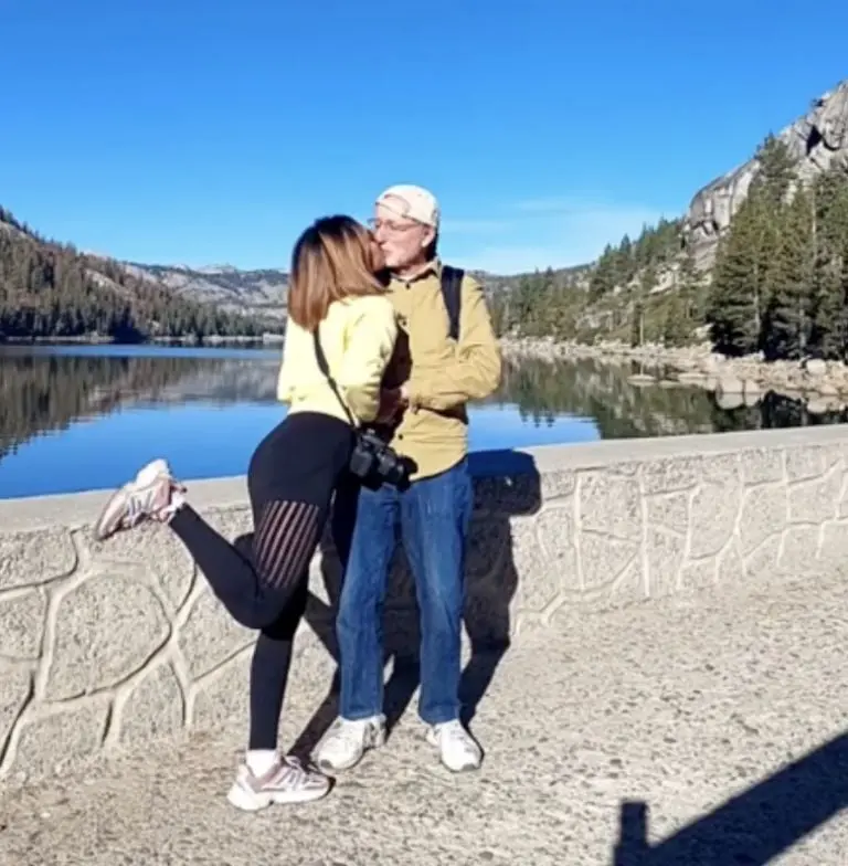 Joven se casa con abuelito de 70 años y la critican por interesada. Foto: Tik Tok (Dave and Jackie)