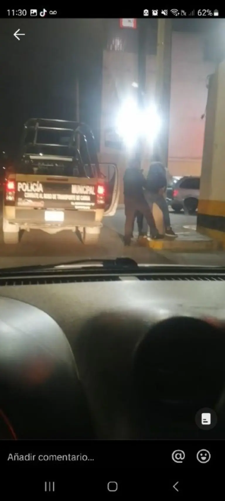 Uber capta a patrulla llevándose a su pasaje