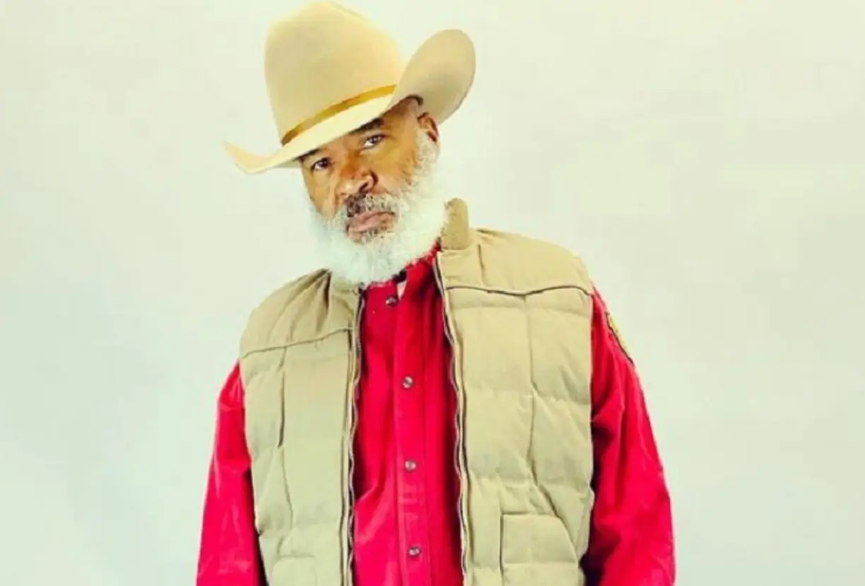 Ahora tiene 67 años y es padre de un hijo. En los últimos años ha trabajado en películas como El clon de Tyrone y Clifford, el gran perro rojo.