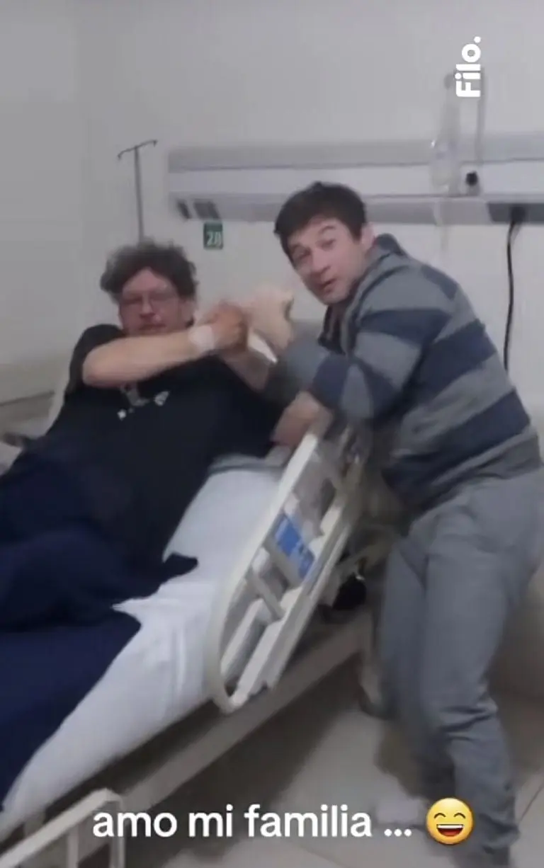 Exmarido y actual pareja sufren infartos y terminan en la misma habitación del hospital Créditos: Captura de video