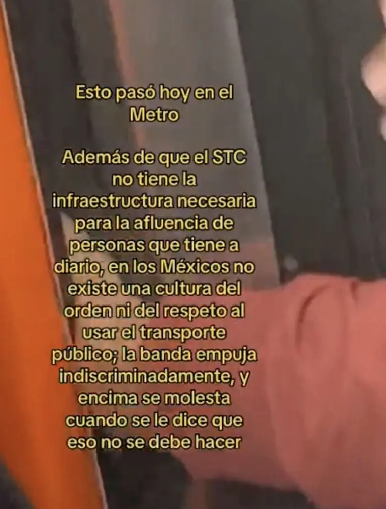 VIDEO: Mano de pasajera queda atorada en las puertas del Metro CDMX: Foto: Tik Tok