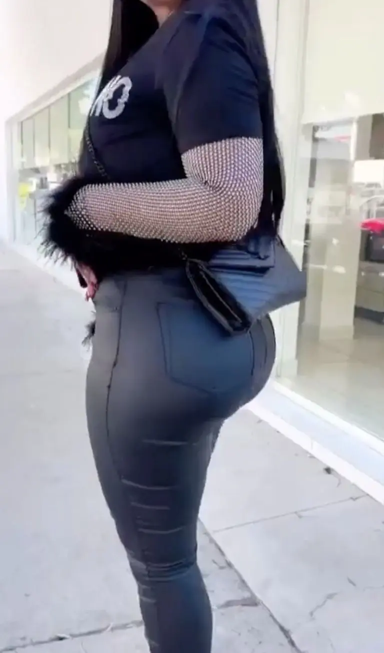 Mujer buchona revela que su outfit le costó más de un millón de pesos. Foto: Especial