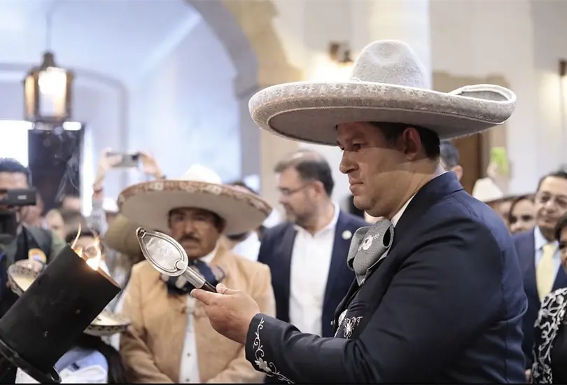 Este 28 de septiembre se renueva el fuego simbólico de la libertad, con una expresión de compromiso para mantener encendida la flama del amor por México. Este 28 de septiembre se renueva el fuego simbólico de la libertad, con una expresión de compromiso para mantener encendida la flama del amor por México.