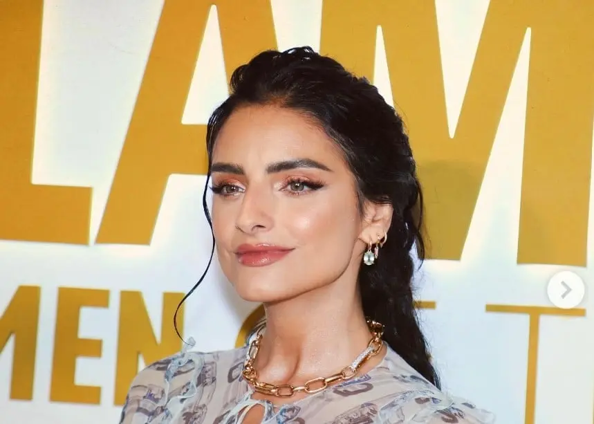 Aislinn Derbez 