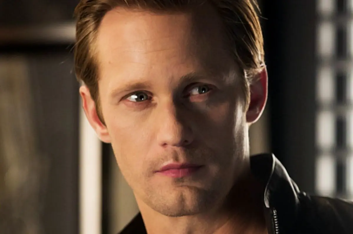 True Blood: Temporada 1- 7(1 de octubre). En un mundo donde los vampiros est&aacute;n entre nosotros, la vida de una camarera de Luisiana con poder telep&aacute;tico da un giro tras un encuentro inesperado.