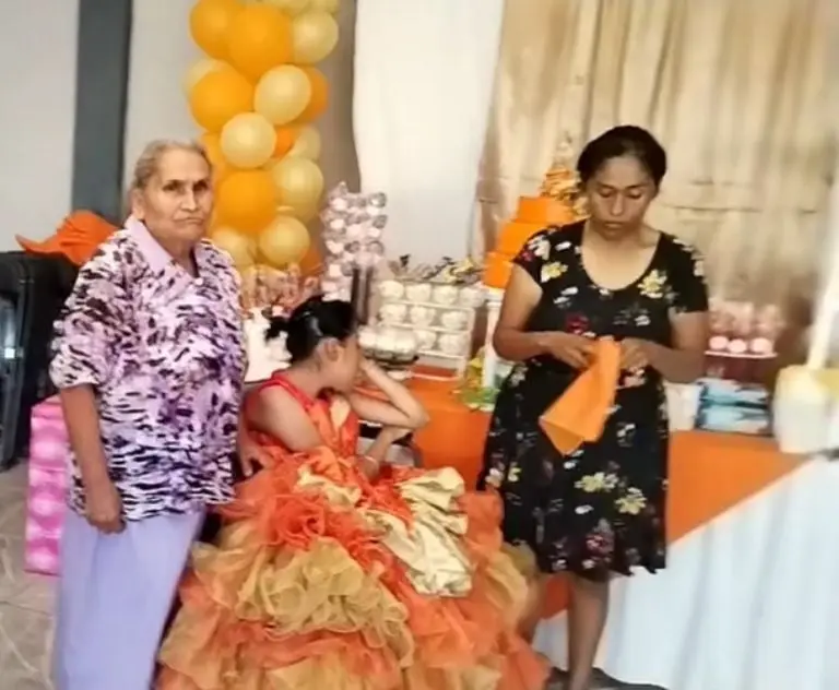 Dejan plantada a quinceañera - Tomada de video