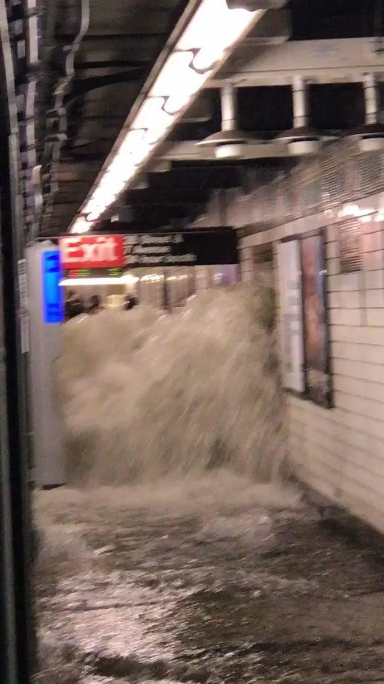 ¡Apocalipsis! Nueva York entra en crisis por lluvias e inundaciones de un metro de altura. Foto: BBC