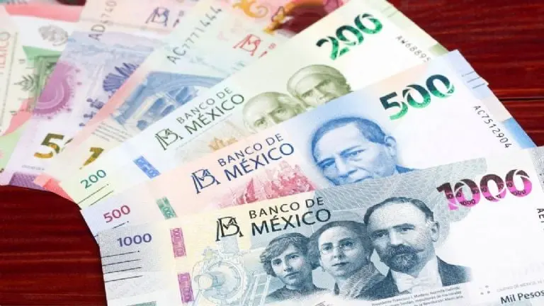 CETES Directo: ¿Cuánto dinero ganas por cada 100 pesos que inviertes en la aplicación? Canva