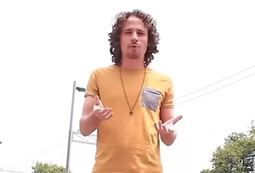 El popular youtuber mexicano, Luisito Comunica se encontr&oacute; en una situaci&oacute;n inesperada cuando fue asaltado recientemente por un individuo que le apunt&oacute; con una pistola en el rostro. 