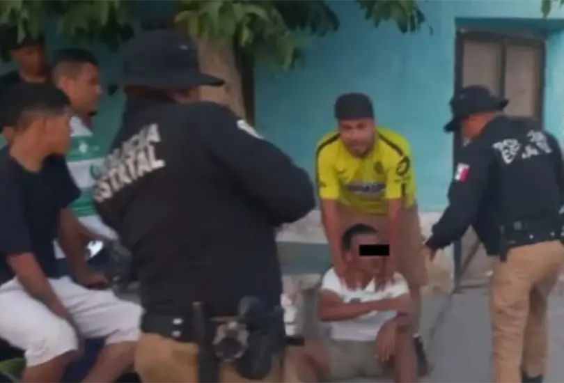 Sujeto agrede a su esposa en v&iacute;a p&uacute;blica