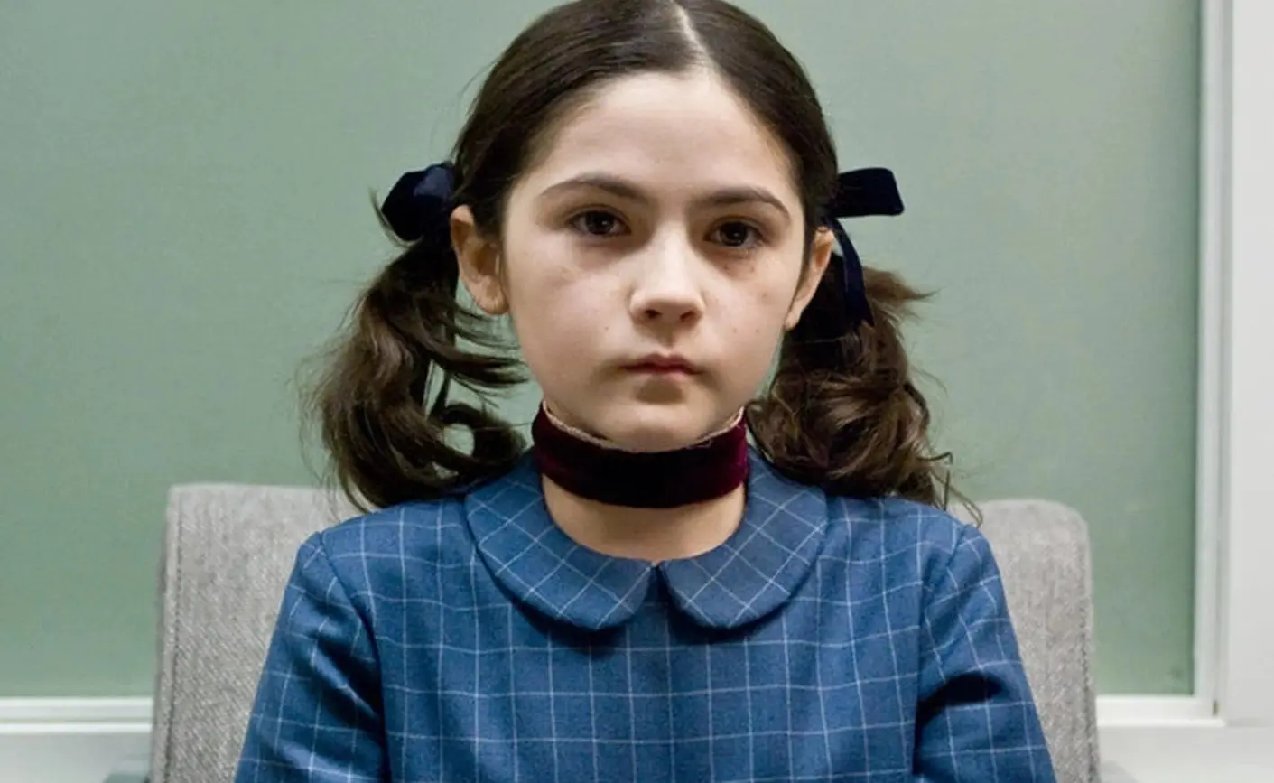 La huérfana fue una popular película de terror de 2009 que sigue a una pareja que decide adoptar a una niña rusa de 9 años luego de la muerte de su tercer hijo.