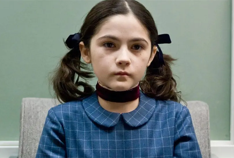 La hu&eacute;rfana fue una popular pel&iacute;cula de terror de 2009 que sigue a una pareja que decide adoptar a una ni&ntilde;a rusa de 9 a&ntilde;os luego de la muerte de su tercer hijo.