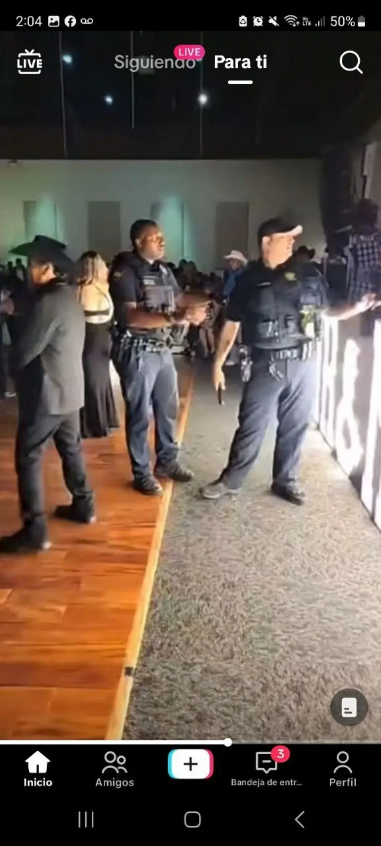 Cancelan boda de mexicanos por exceso de invitados - Tomada de video