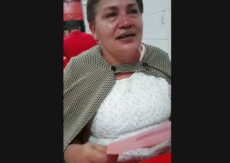 Señora llora al recibir boletos para Los Temerarios (TikTok)