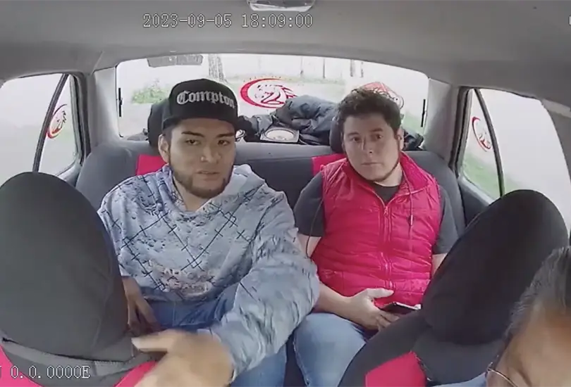 VIDEO: taxista adulto mayor sufre asalto amable en Cuautil&aacute;n, Edomex. 