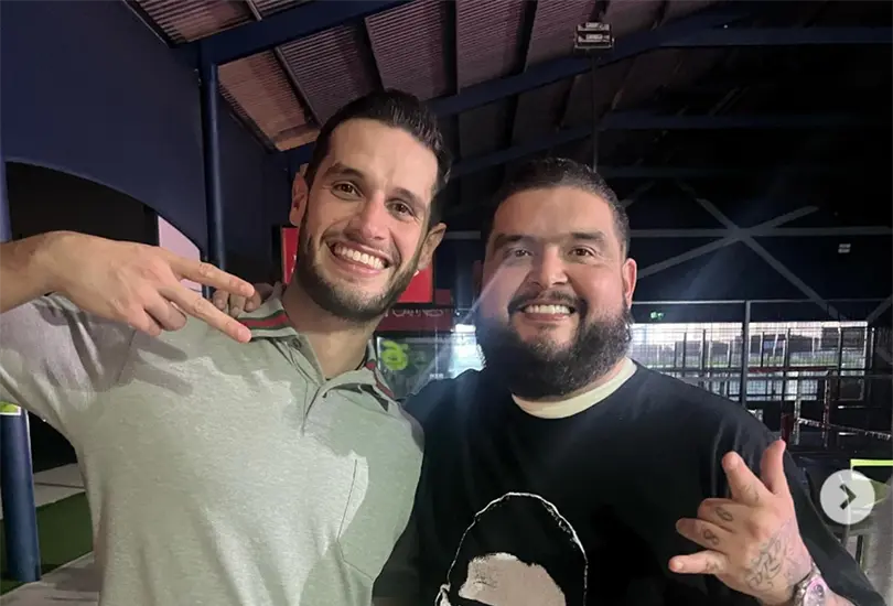 Adri&aacute;n Marcelo con La Mole