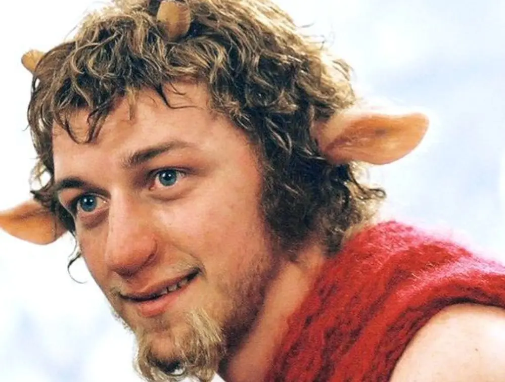 James McAvoy interpretó al Sr. Tumnus, un fauno que es amigo de Lucy.