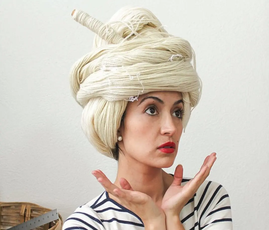 A trav&eacute;s de la cuenta de Instagram de su estudio y de su marca, muestra detalles de su trabajo.<br>