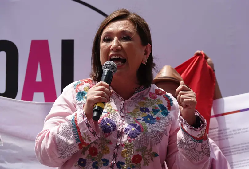 X&oacute;chitl G&aacute;lvez fue abucheada en marcha de la Marea Rosa.