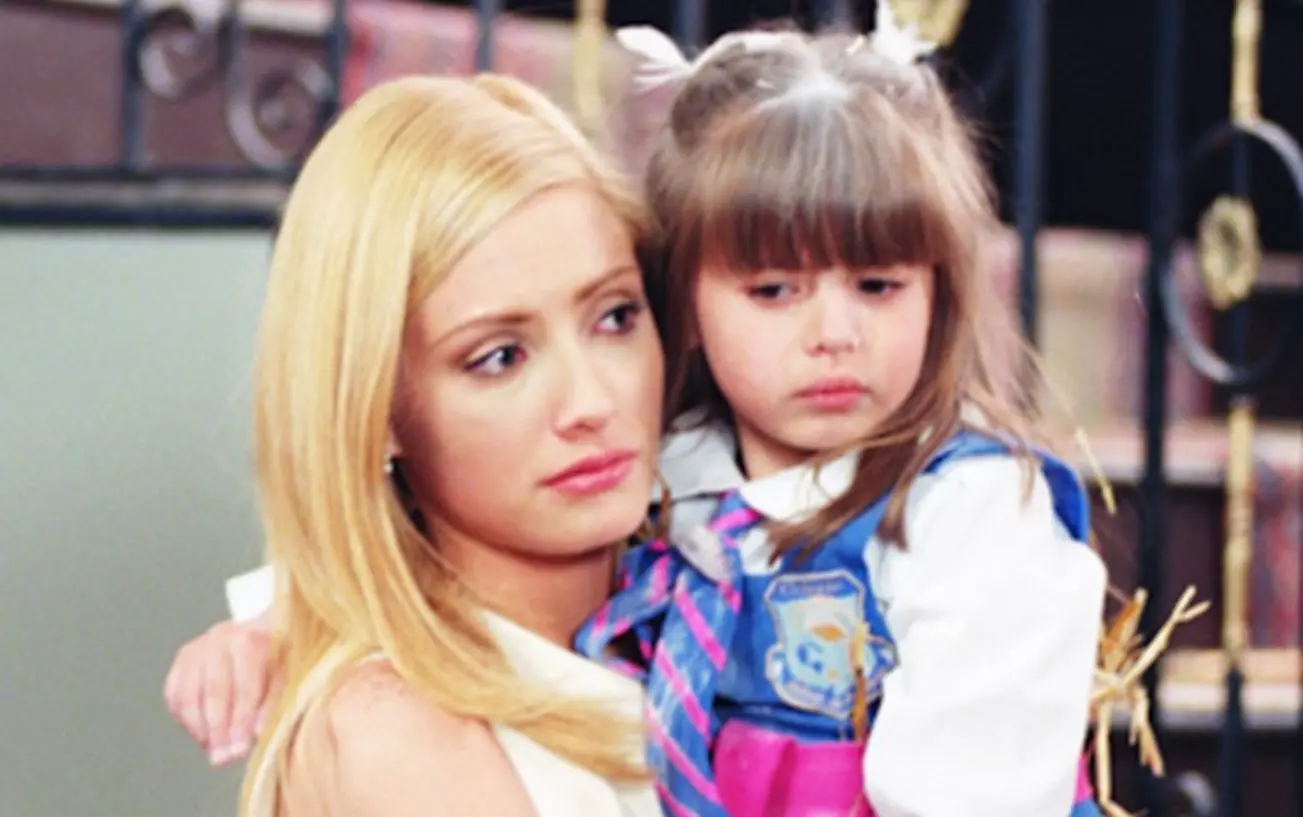 Dulce Mar&iacute;a no est&aacute; dispuesta a perder a su pap&aacute; e idea un plan para que rompa su compromiso y se enamore de la hermana Cecilia, quien quiere ser su nueva mam&aacute;.<br>