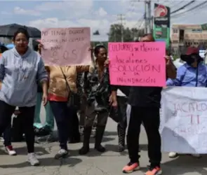 Chalco en crisis: vecinos bloquean autopista México-Puebla por 10 horas demandando soluciones a inundaciones