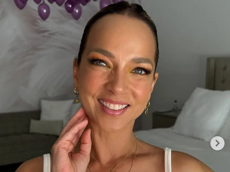 Ahora tiene 52 a&ntilde;os y es madre de una hija. Ha sido conductora de programas como Hoy D&iacute;a de Telemundo.