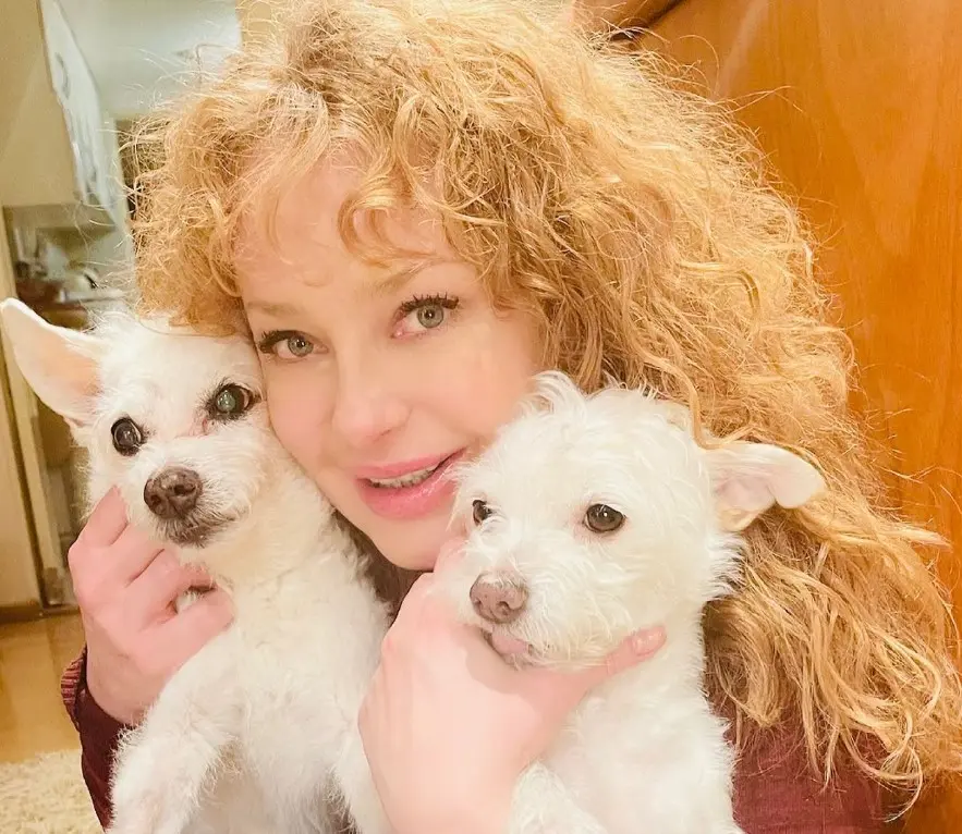 Ahora tiene 51 a&ntilde;os y est&aacute; casada con Javier Galv&aacute;n. Se retir&oacute; de la actuaci&oacute;n en 2012 y ha mantenido un perfil bajo desde entonces.