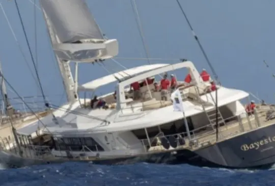 Los pasajeros a bordo se encontraban celebrando a uno de los magnates.