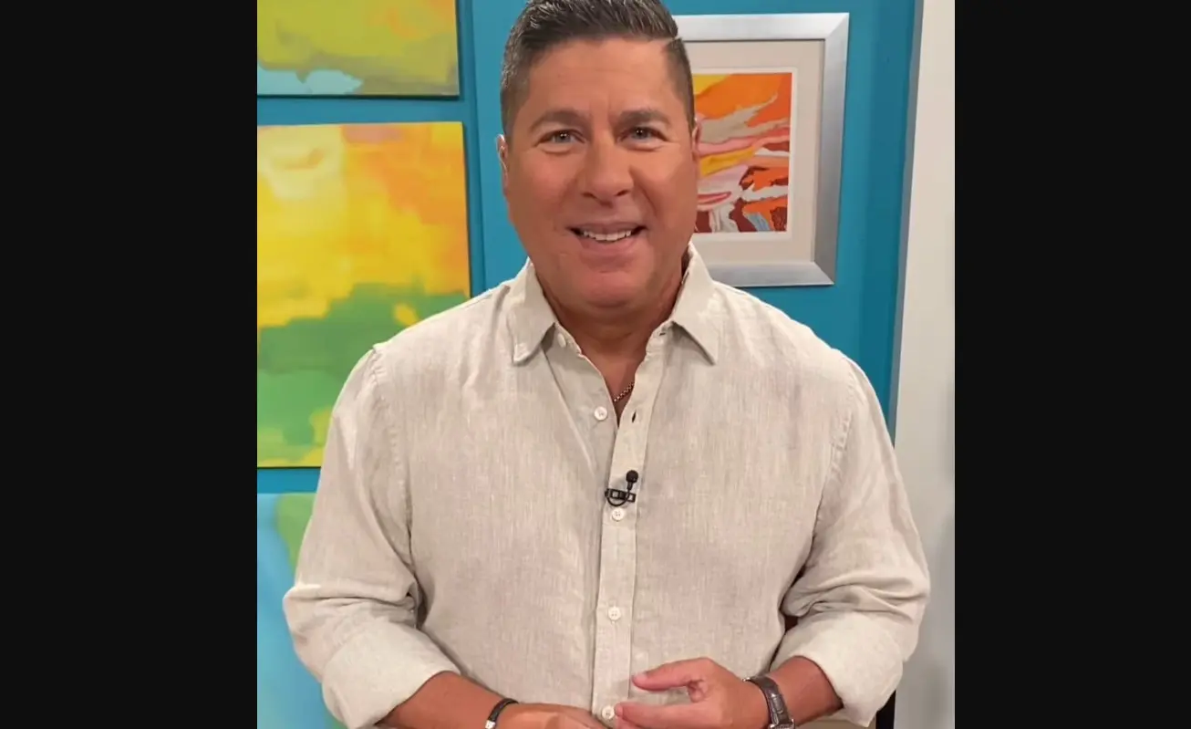 Desde hace 15 años organiza una caminata anual para recaudar fondos y ayudar a pacientes con cáncer en Puerto Rico.<br>