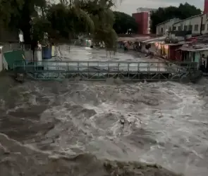 Imágenes impactantes del desbordamiento del Rio de los Remedios por intensas lluvias