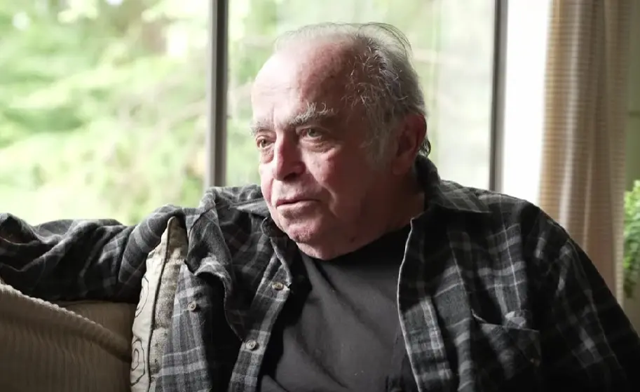 Ahora tiene 75 años. Aunque ha disminuido su participación en la televisión, Braidwood ha trabajado detrás de cámaras como asistente de dirección y productor.