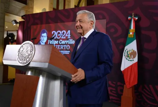 AMLO reaccionó a un mensaje escrito en redes por el historiador sobre la morenista.