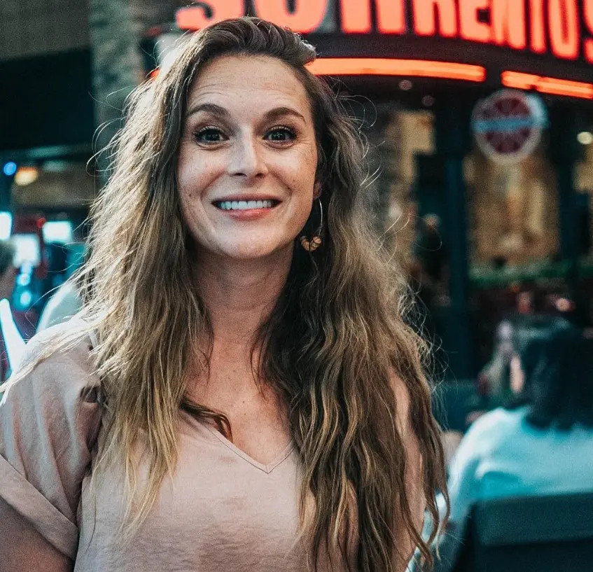 Desde 2019, se ha dedicado al doblaje, prestando su voz a Carlota Casagrande en la serie de Nickelodeon 'The Casagrandes'.
