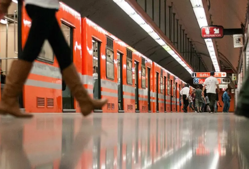 Los hechos se registraron en la L&iacute;nea 5 del Metro que corre de Polit&eacute;cnico a Pantitl&aacute;n.