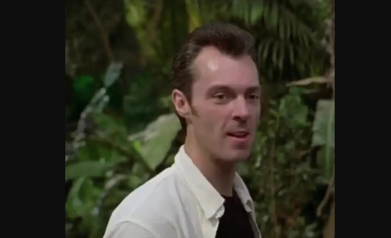 Greg Cruttwell interpret&oacute; a Max, uno de los cazadores.