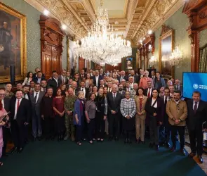 AMLO, Sheinbaum y gobernadores de la 4T revisan avances de IMSS-Bienestar