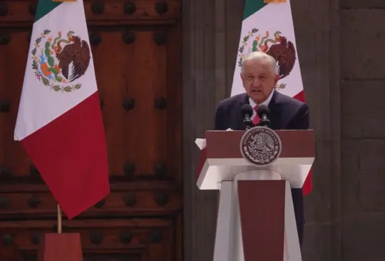 AMLO hace encuesta a mano alzada en informe de Gobierno