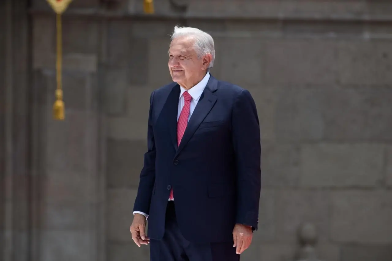 Al finalizar su discurso, el presidente fue ovacionado con aplausos y consignas. 