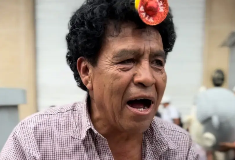 Viaja desde Toluca todos los días para vender sus productos. Viaja desde Toluca todos los días para vender sus productos.