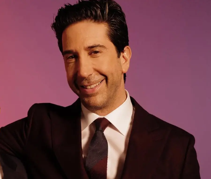 Ahora tiene 57 a&ntilde;os y es padre de un hijo. Particip&oacute; en otras series exitosas como 'Friends' y 'Band of Brothers'.